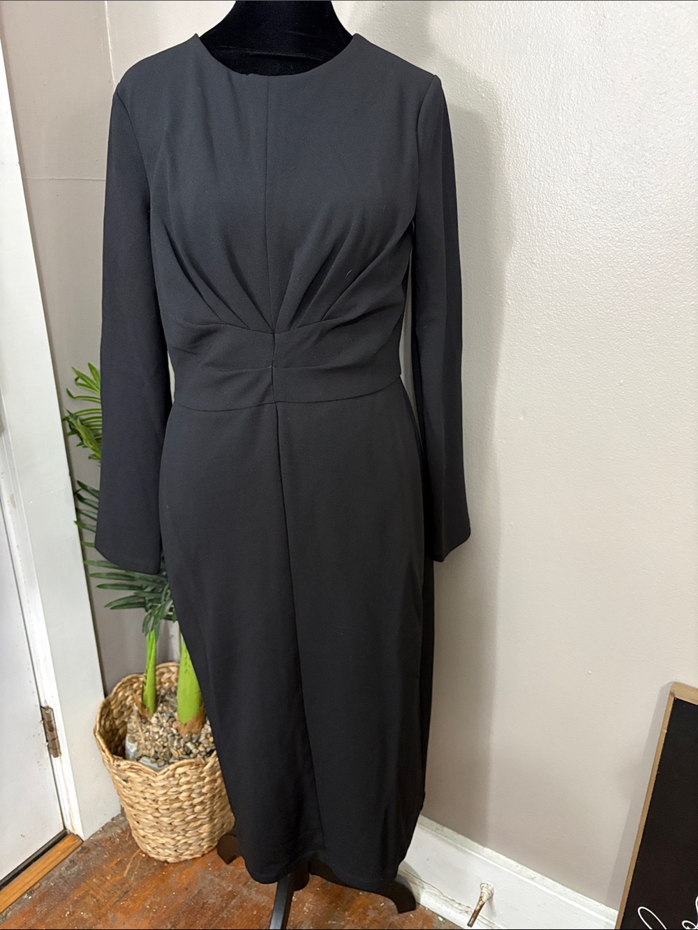 Maggy London Black Long Sleeve Midi Dress with Waist Pleats size 6